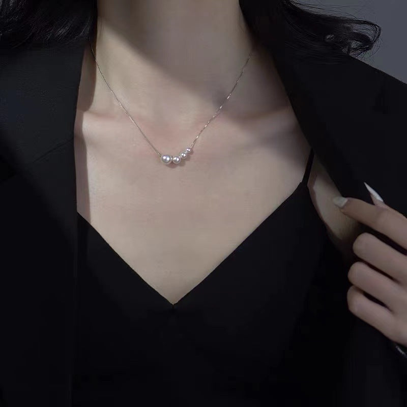 Pearl minimalist design necklace