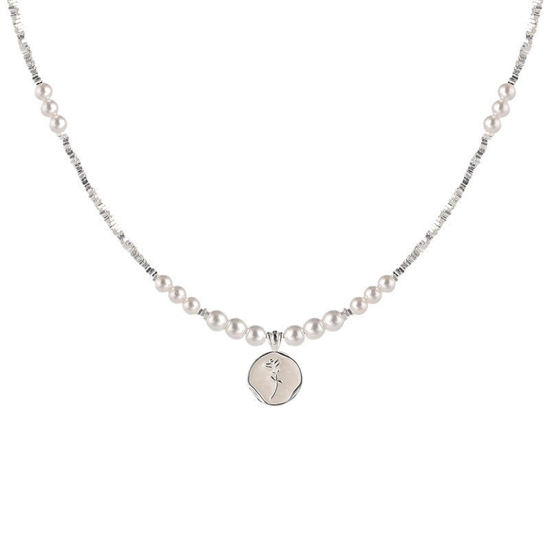 Rose design pearl necklace