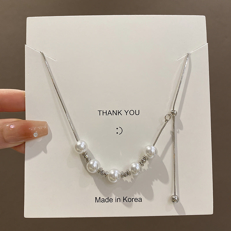Simple design pearl necklace