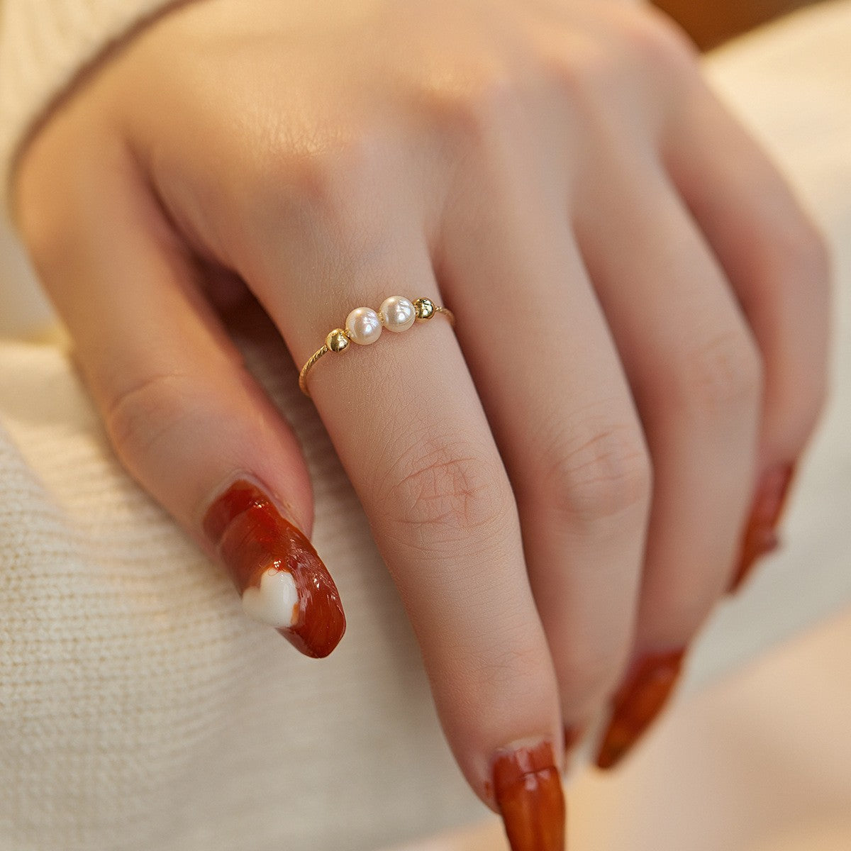 Simple design pearl ring