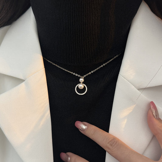 Simple design pearl necklace