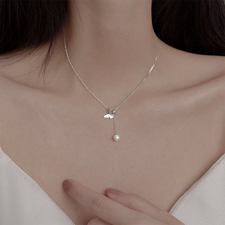 Pearl butterfly design necklace