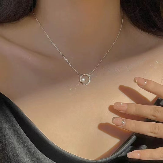 Geometric Wave Circle Pearl Necklace