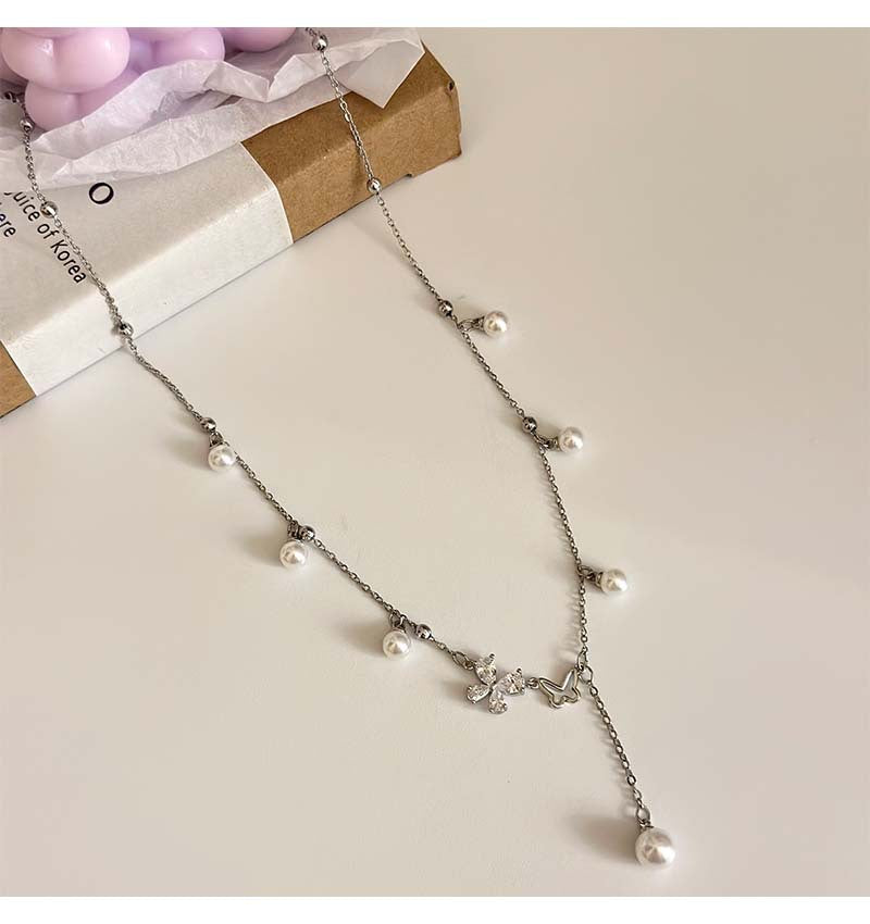 Hollow butterfly design pearl necklace