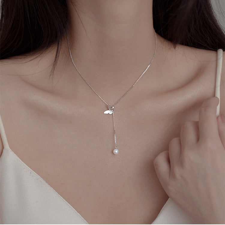 Pearl butterfly design necklace