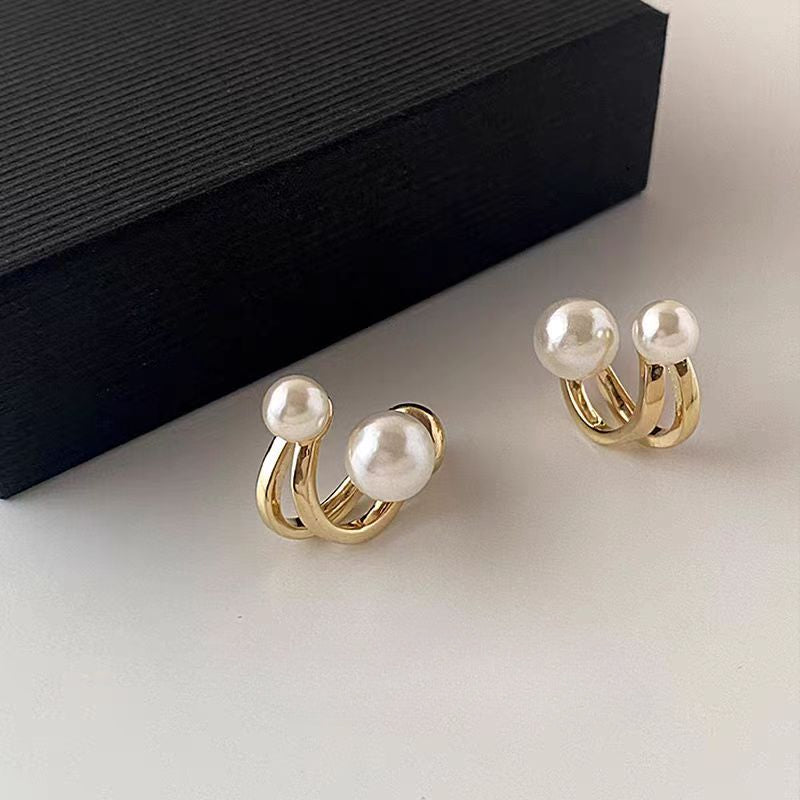 Simple design pearl stud earrings