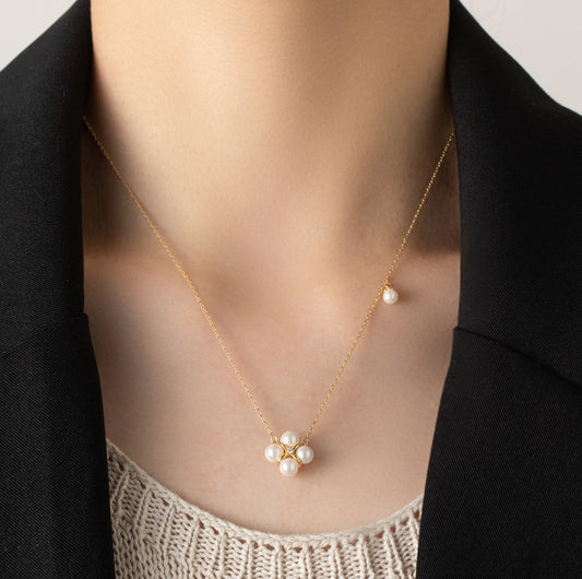 Lucky Clover Pearl Necklace