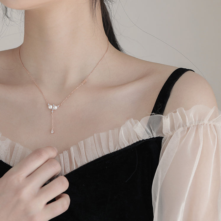 Pearl niche design necklace