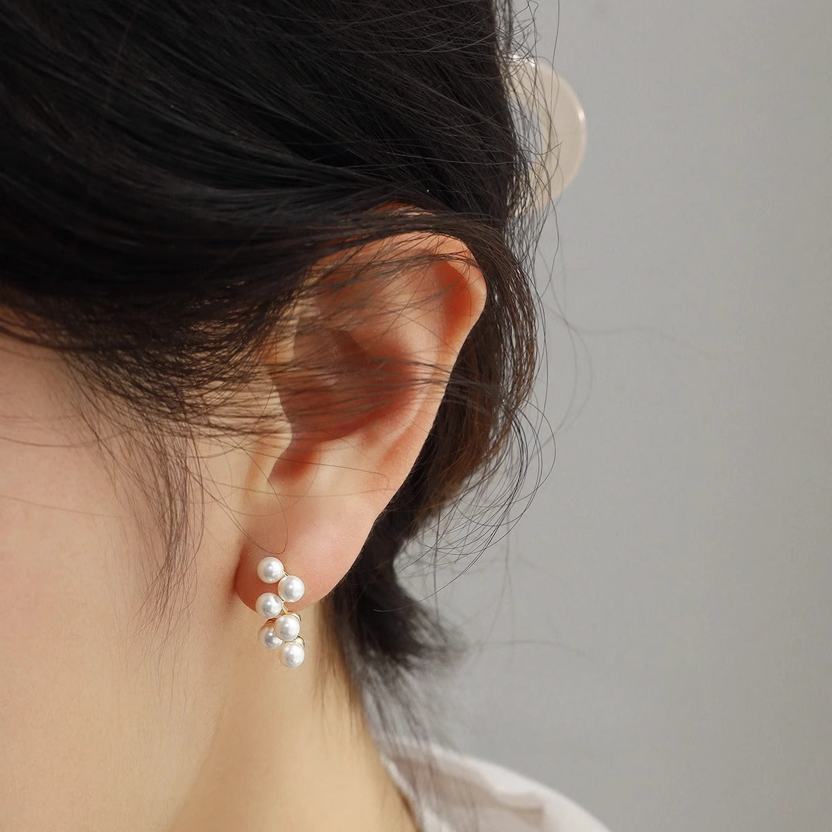 Small grape design pearl stud earrings